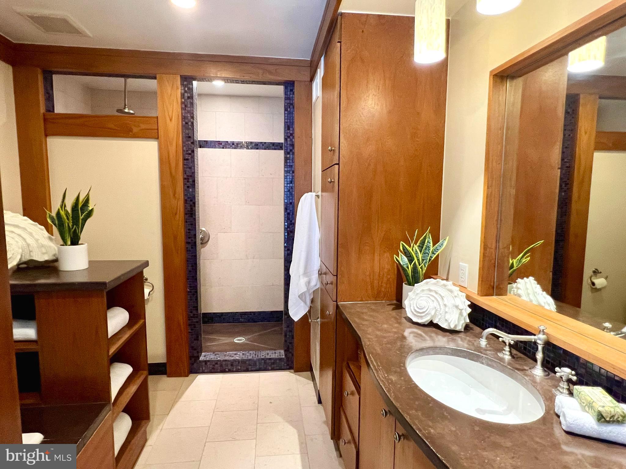 WOODSIDE PARK - Residential