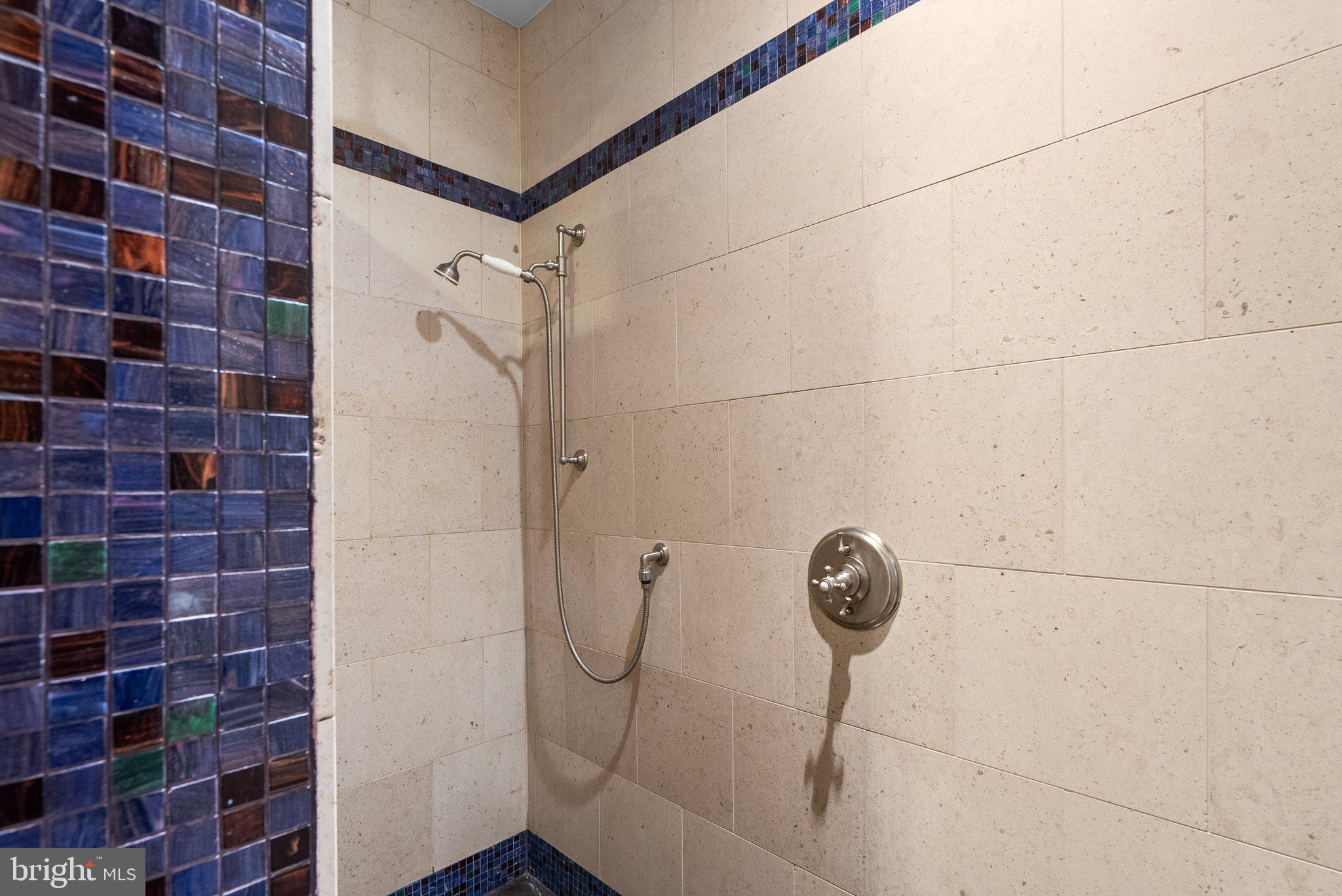 WOODSIDE PARK - Residential