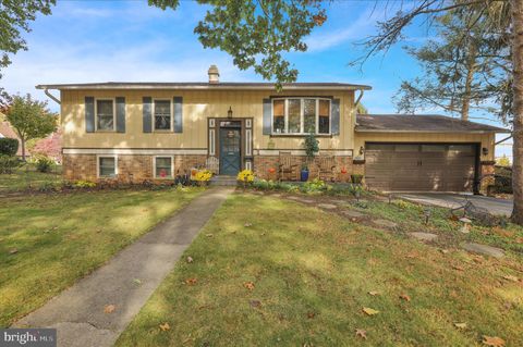 3 CEDARWOOD ROAD READING PA 19610