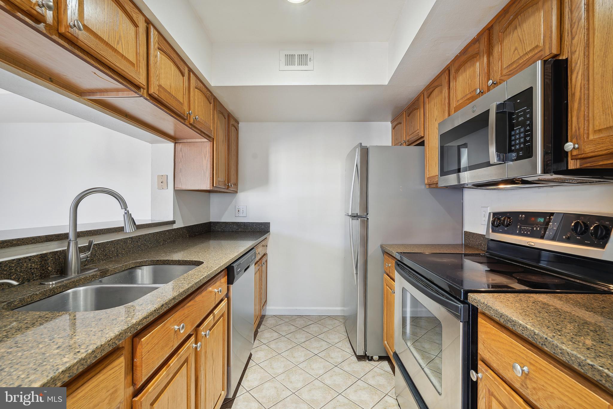 POINTE AT PARK CENTER - Residential