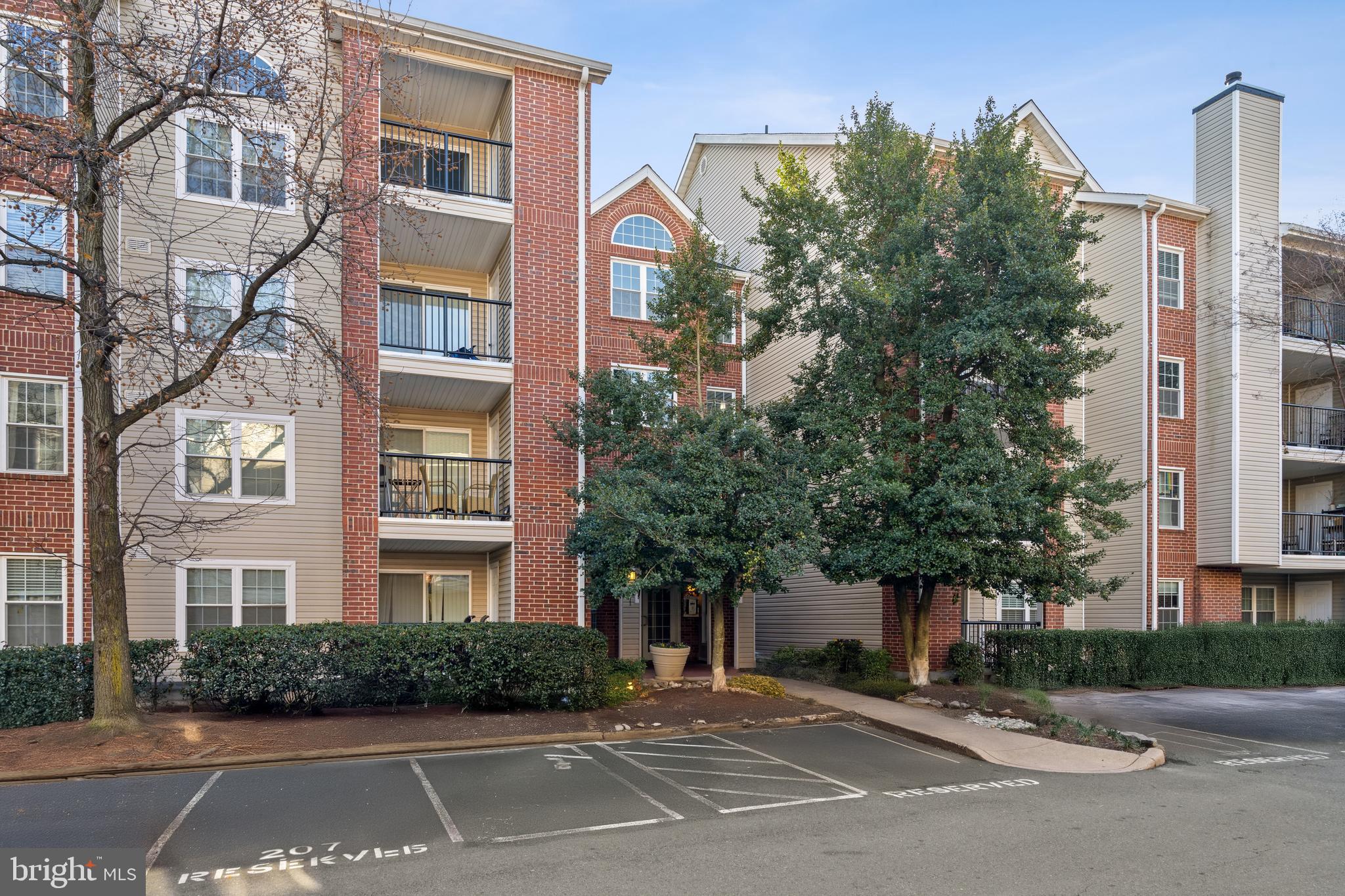 POINTE AT PARK CENTER - Residential