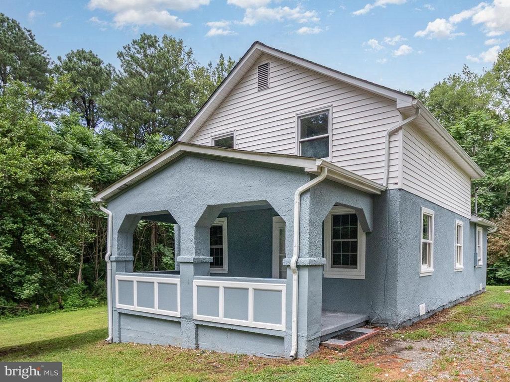 Photo of 15231 Hilldale Avenue, BOWLING GREEN, VA 22427 (MLS # VACV2008928)