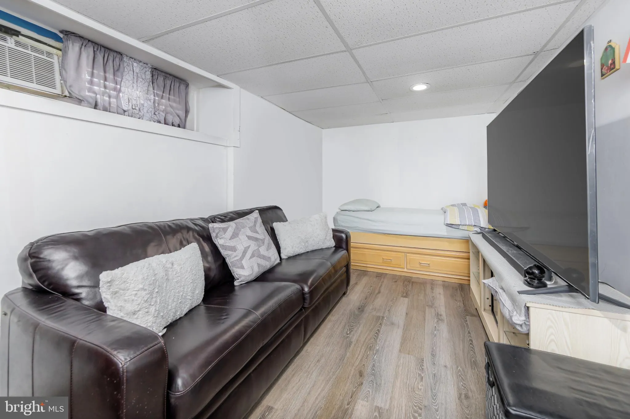 Philadelphia, Pennsylvania 19111, United States, 3 Bedrooms Bedrooms, ,2 BathroomsBathrooms,Residential,Pending,180873