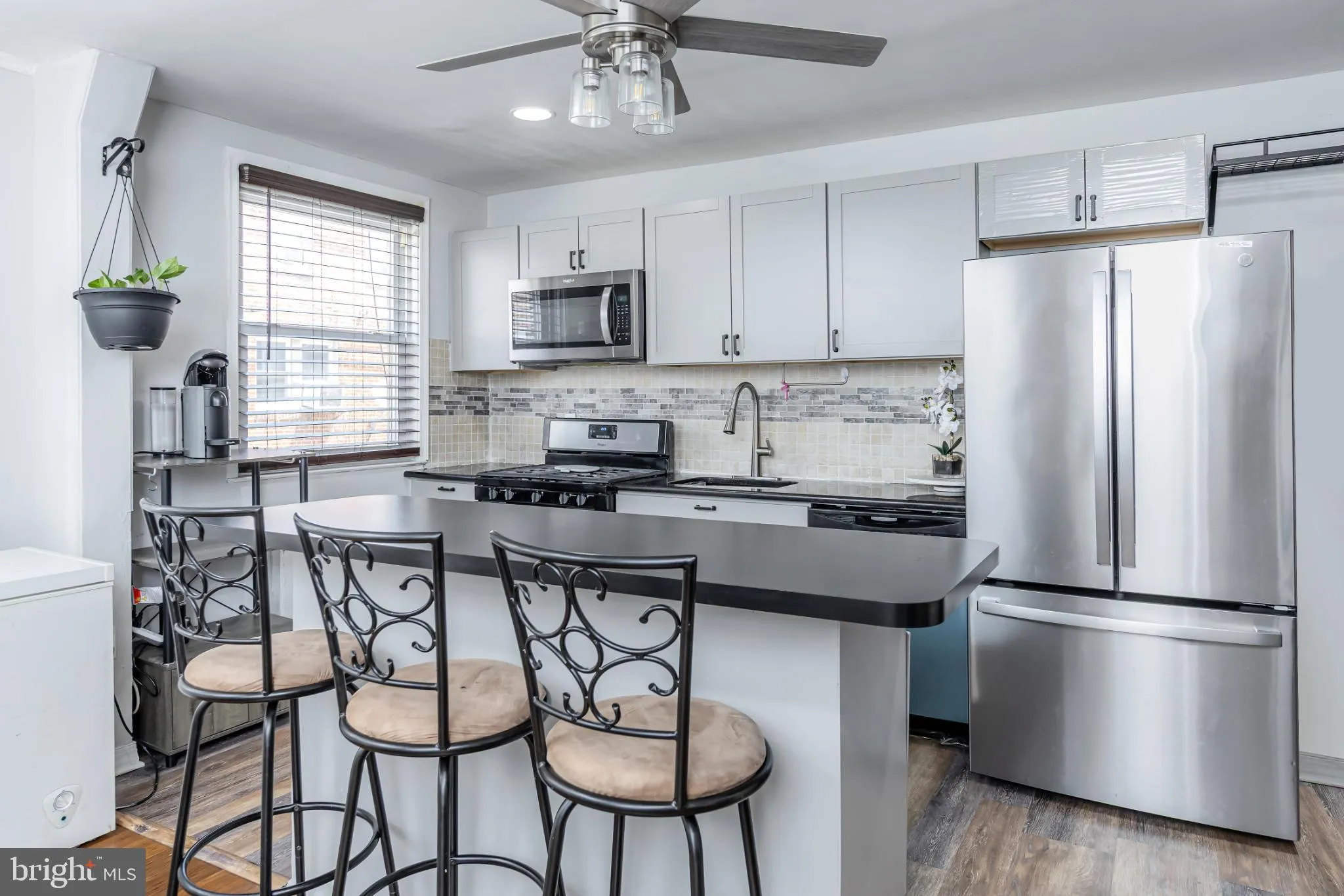 Philadelphia, Pennsylvania 19111, United States, 3 Bedrooms Bedrooms, ,2 BathroomsBathrooms,Residential,Pending,180873