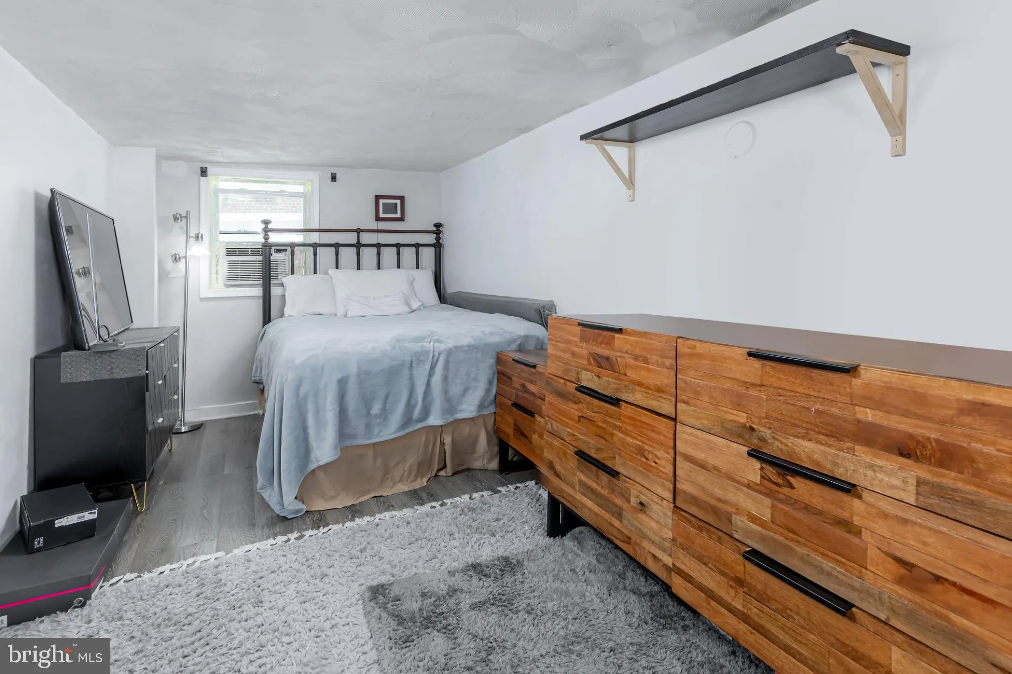 Philadelphia, Pennsylvania 19111, United States, 3 Bedrooms Bedrooms, ,2 BathroomsBathrooms,Residential,Pending,180873