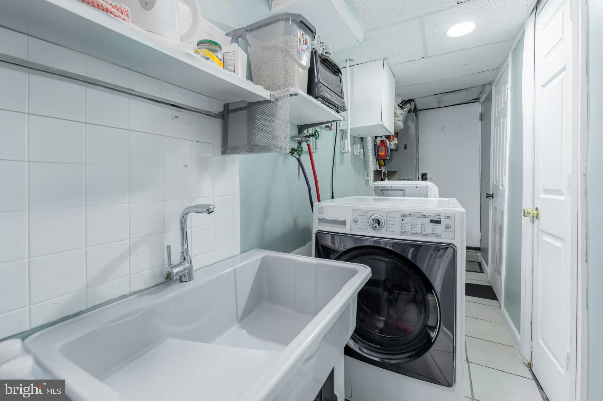 Philadelphia, Pennsylvania 19111, United States, 3 Bedrooms Bedrooms, ,2 BathroomsBathrooms,Residential,Pending,180873