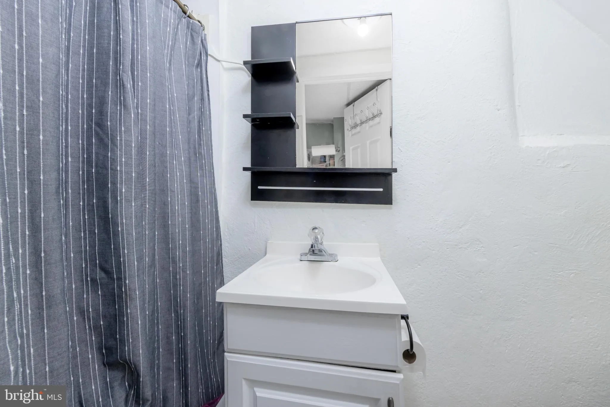 Philadelphia, Pennsylvania 19111, United States, 3 Bedrooms Bedrooms, ,2 BathroomsBathrooms,Residential,Pending,180873