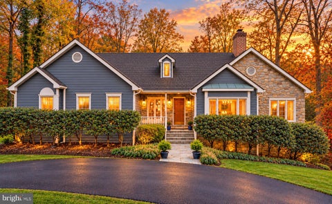 Photo of 6721 Georgetown Pike, MCLEAN, VA 22101 (MLS # VAFX2347352)