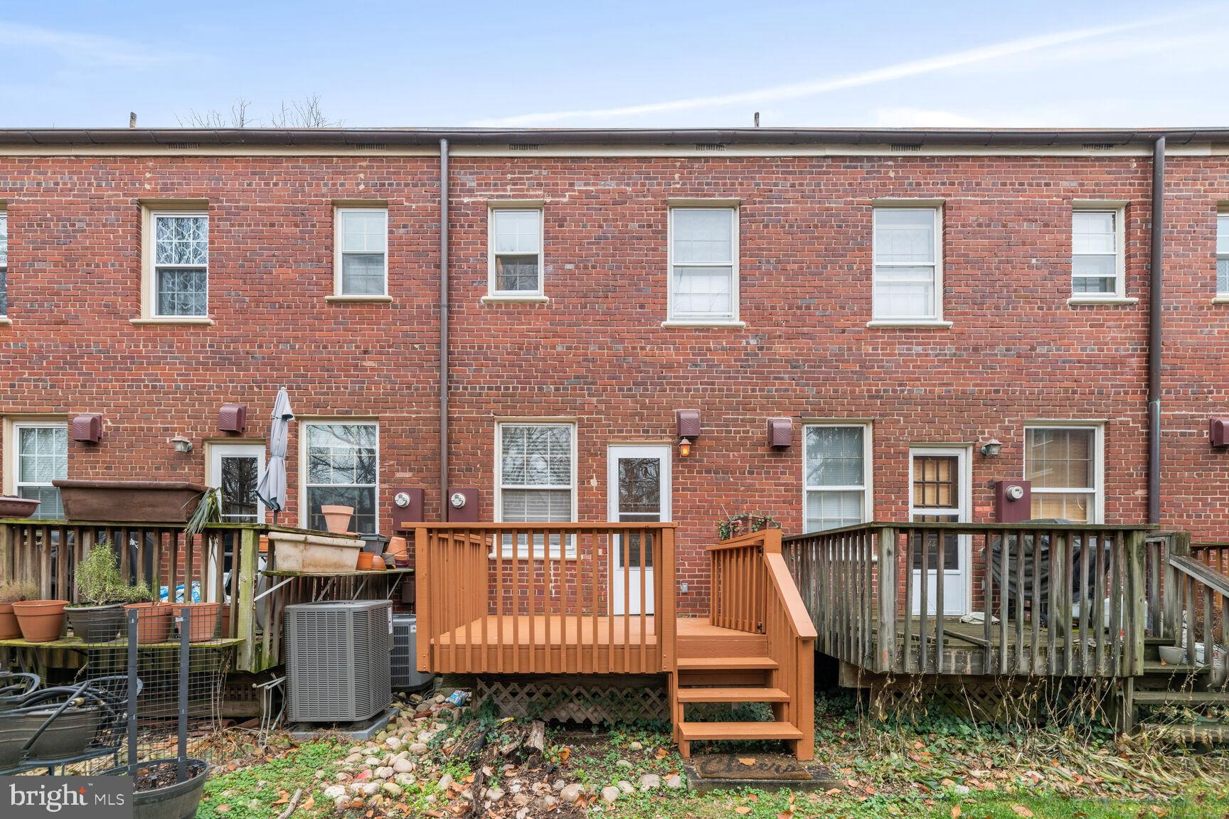 ARLINGTON VILLAGE - Residential