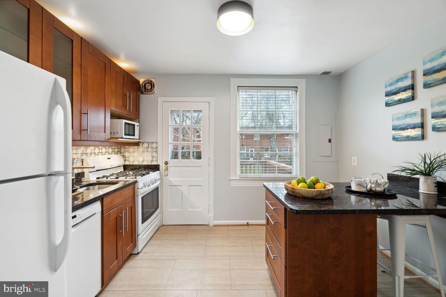 ARLINGTON VILLAGE - Residential