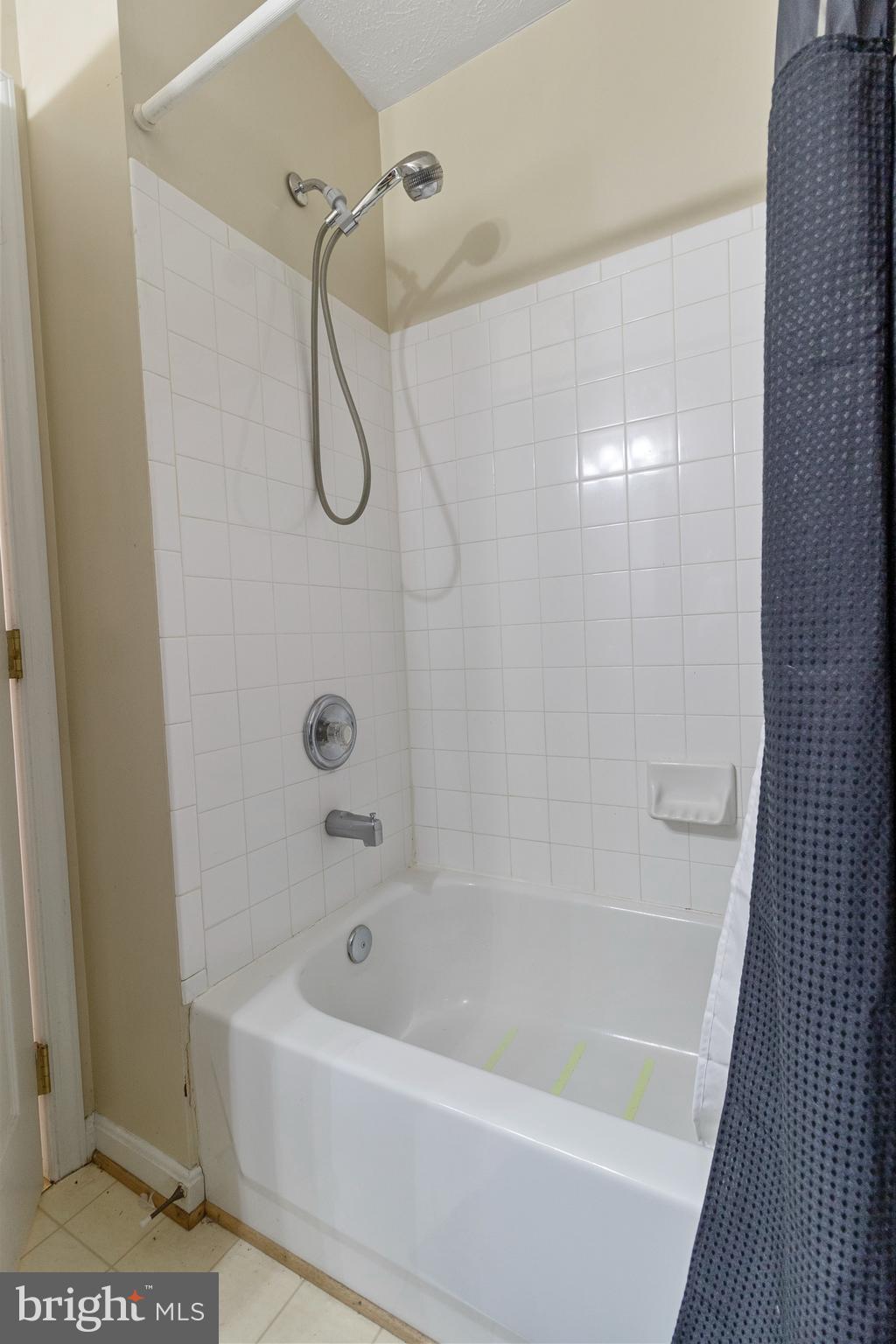 HICKORY HILLS - Residential