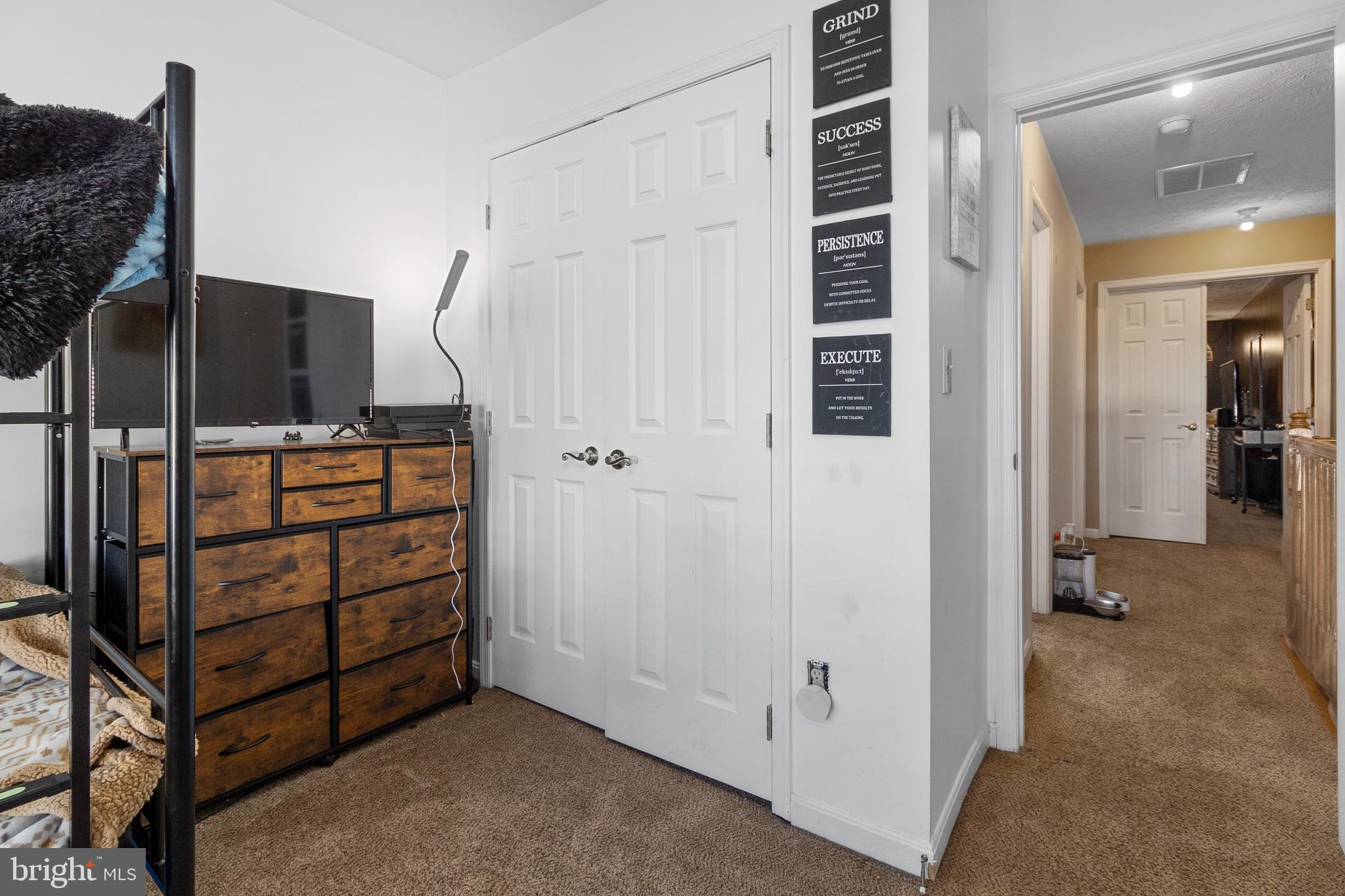 HICKORY HILLS - Residential