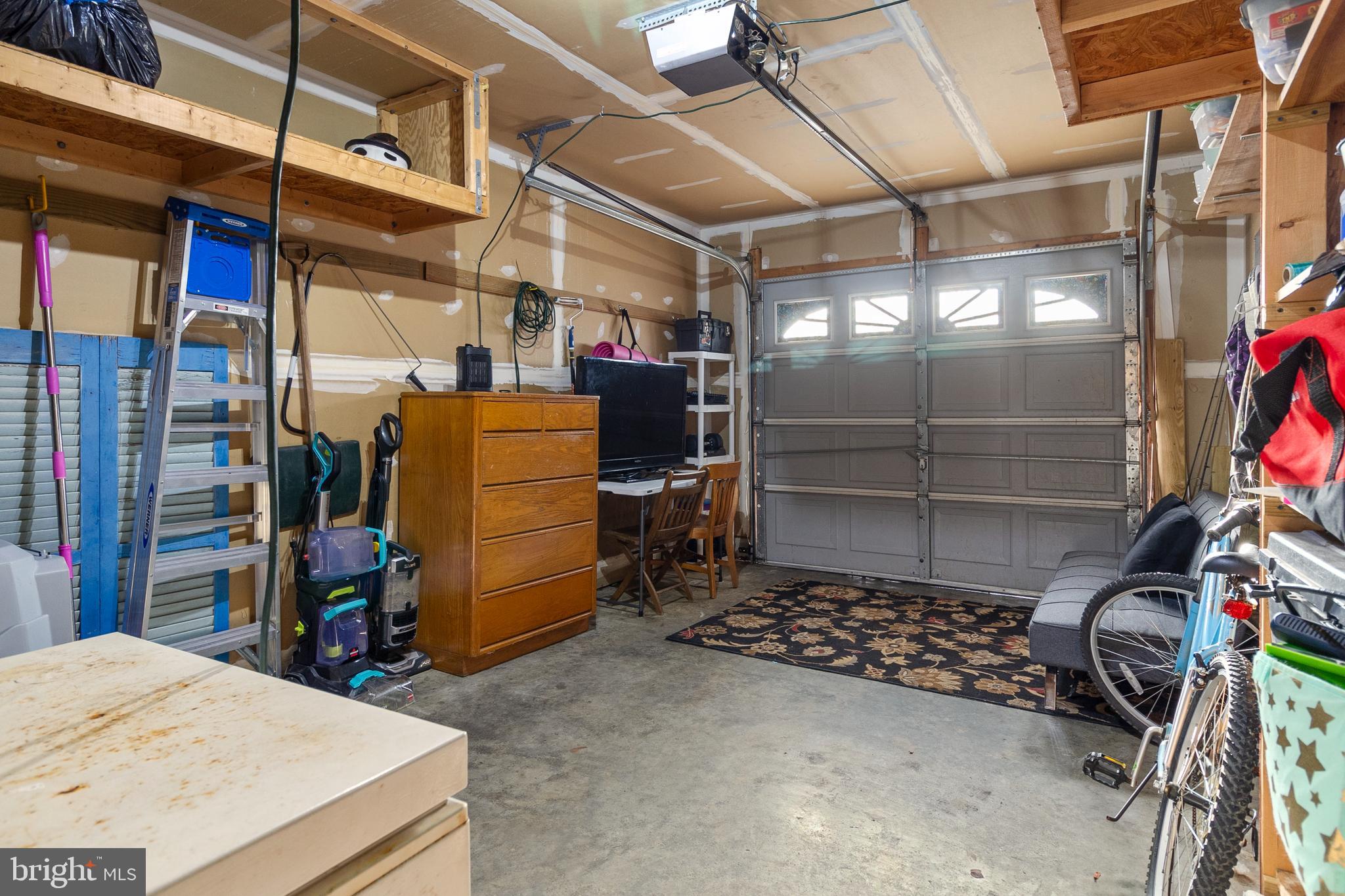 HICKORY HILLS - Residential