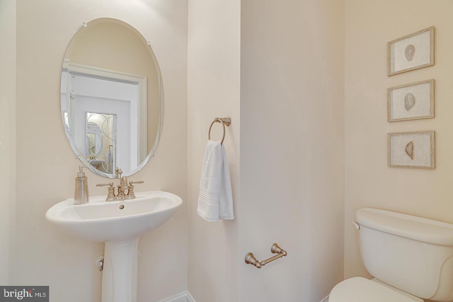 MCLEAN COVE - Residential Lease