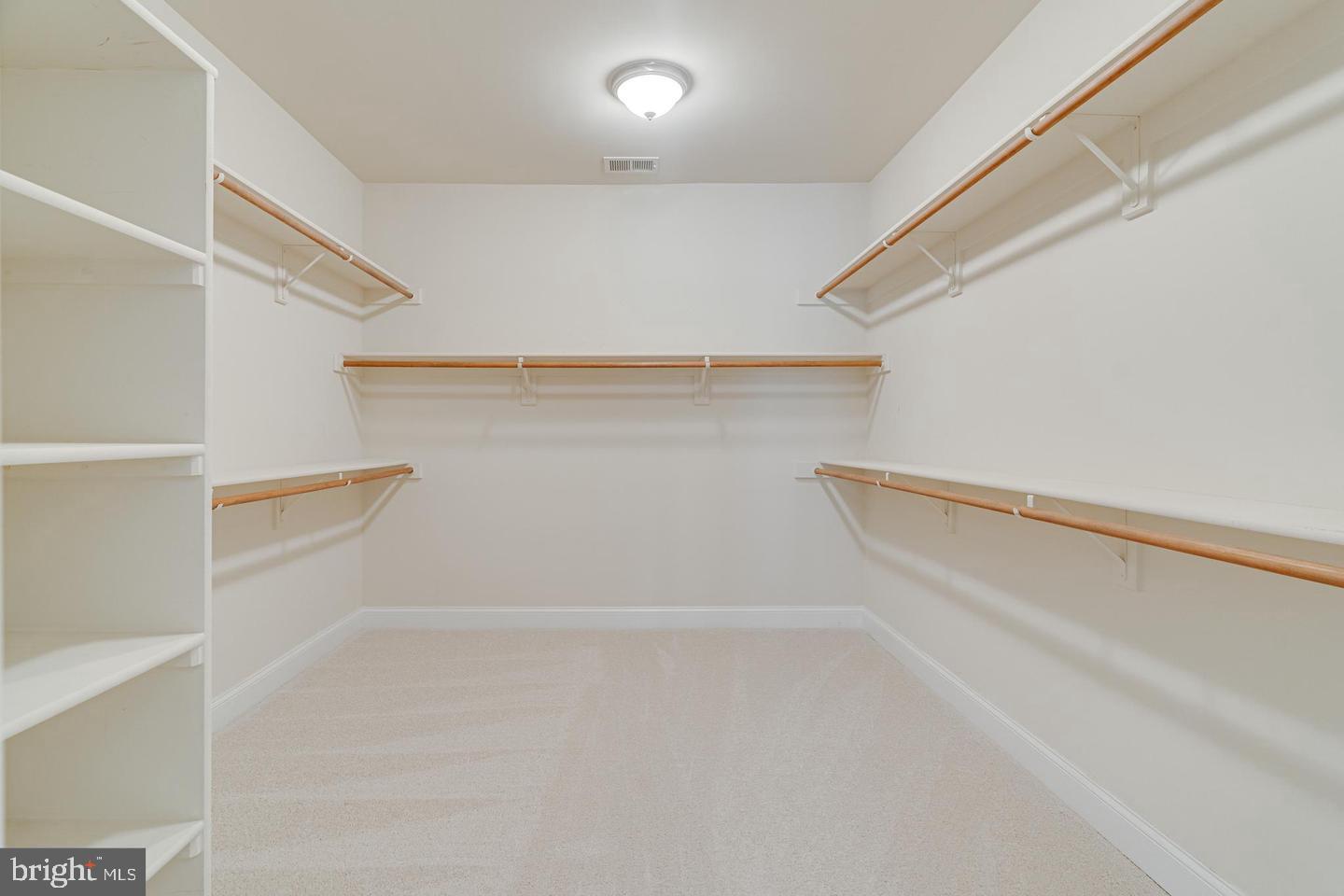 MCLEAN COVE - Residential Lease