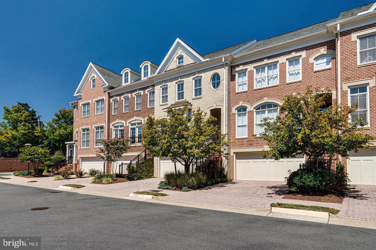 MCLEAN COVE - Residential Lease