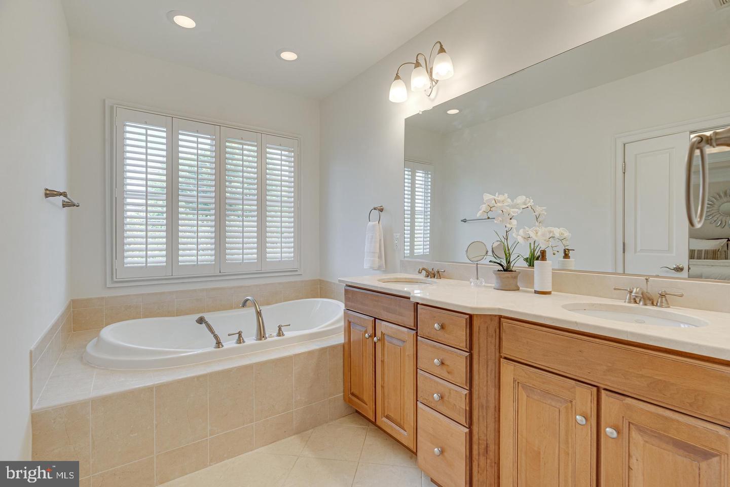 MCLEAN COVE - Residential Lease