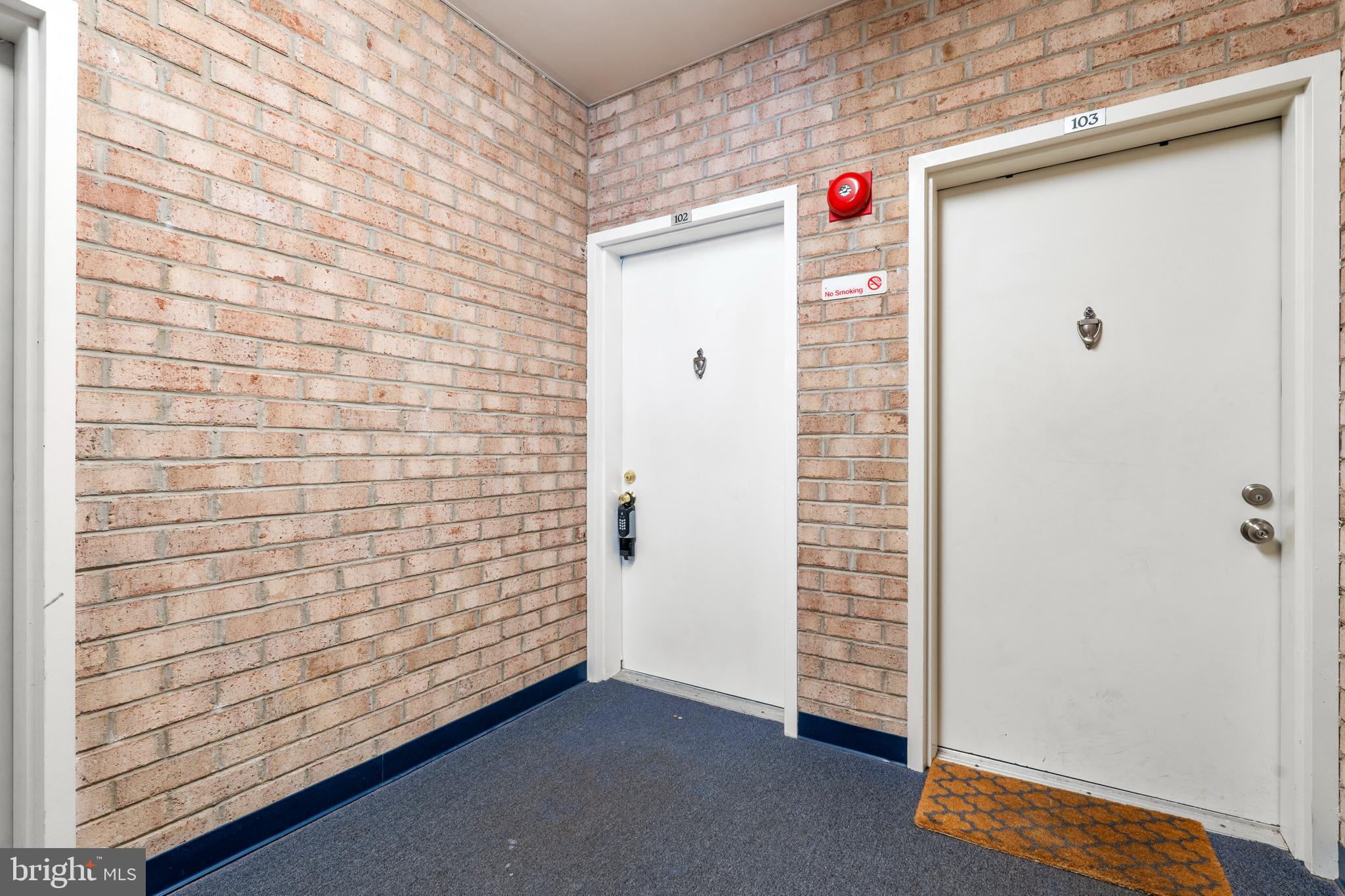 FLOWER HILL - Residential