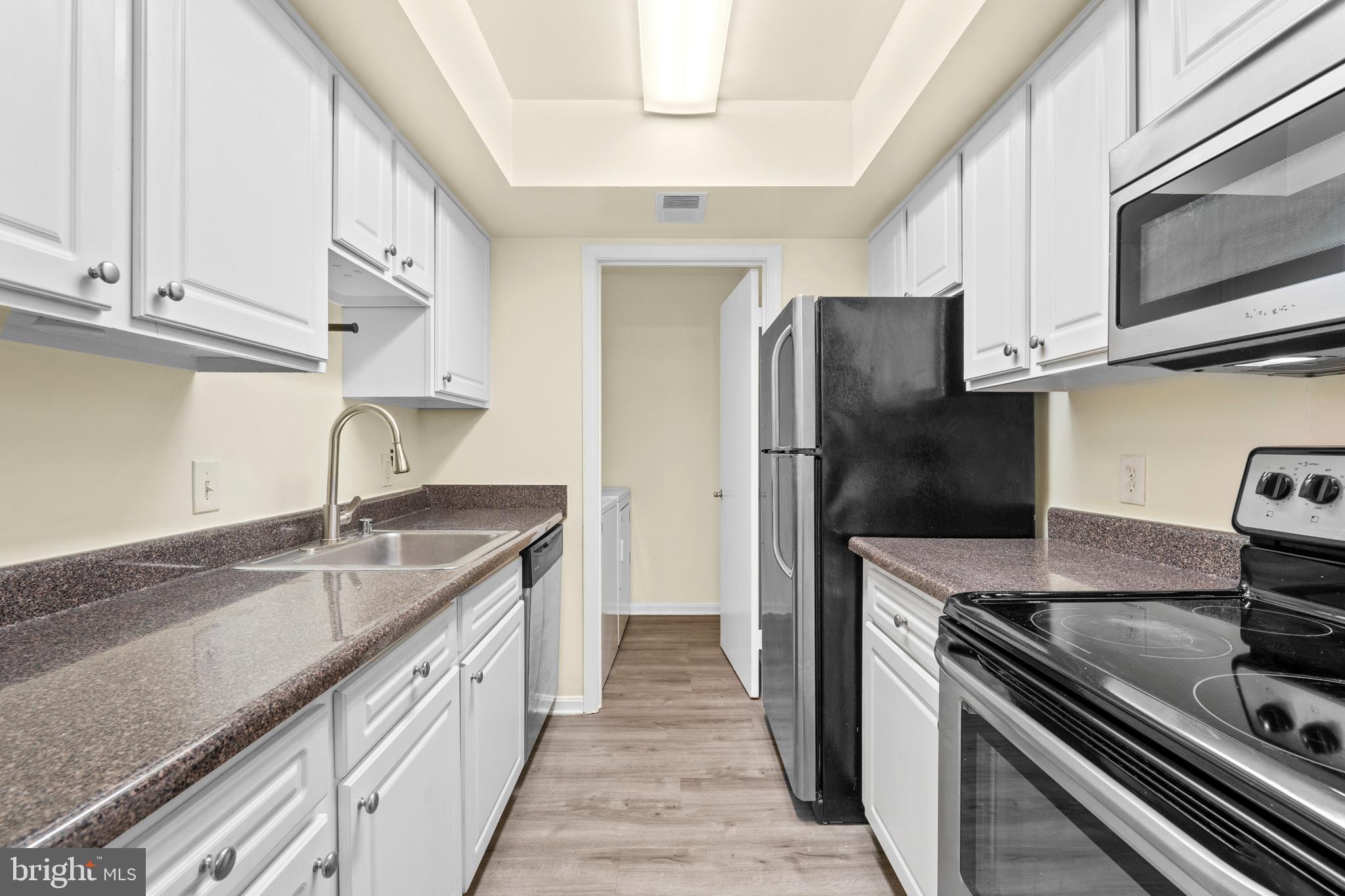 FLOWER HILL - Residential