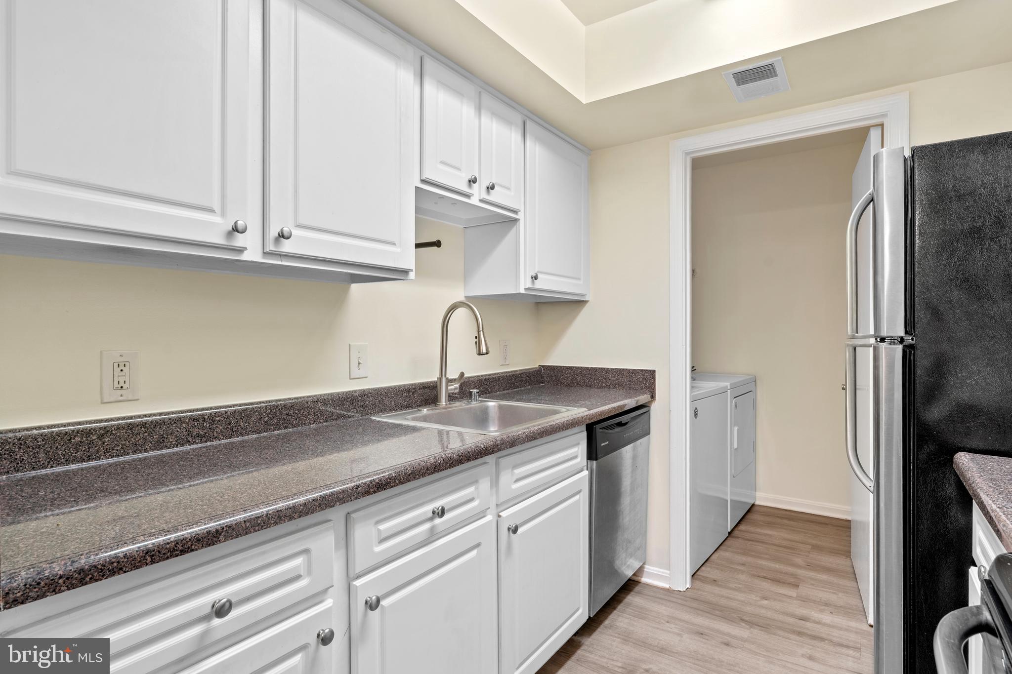 FLOWER HILL - Residential