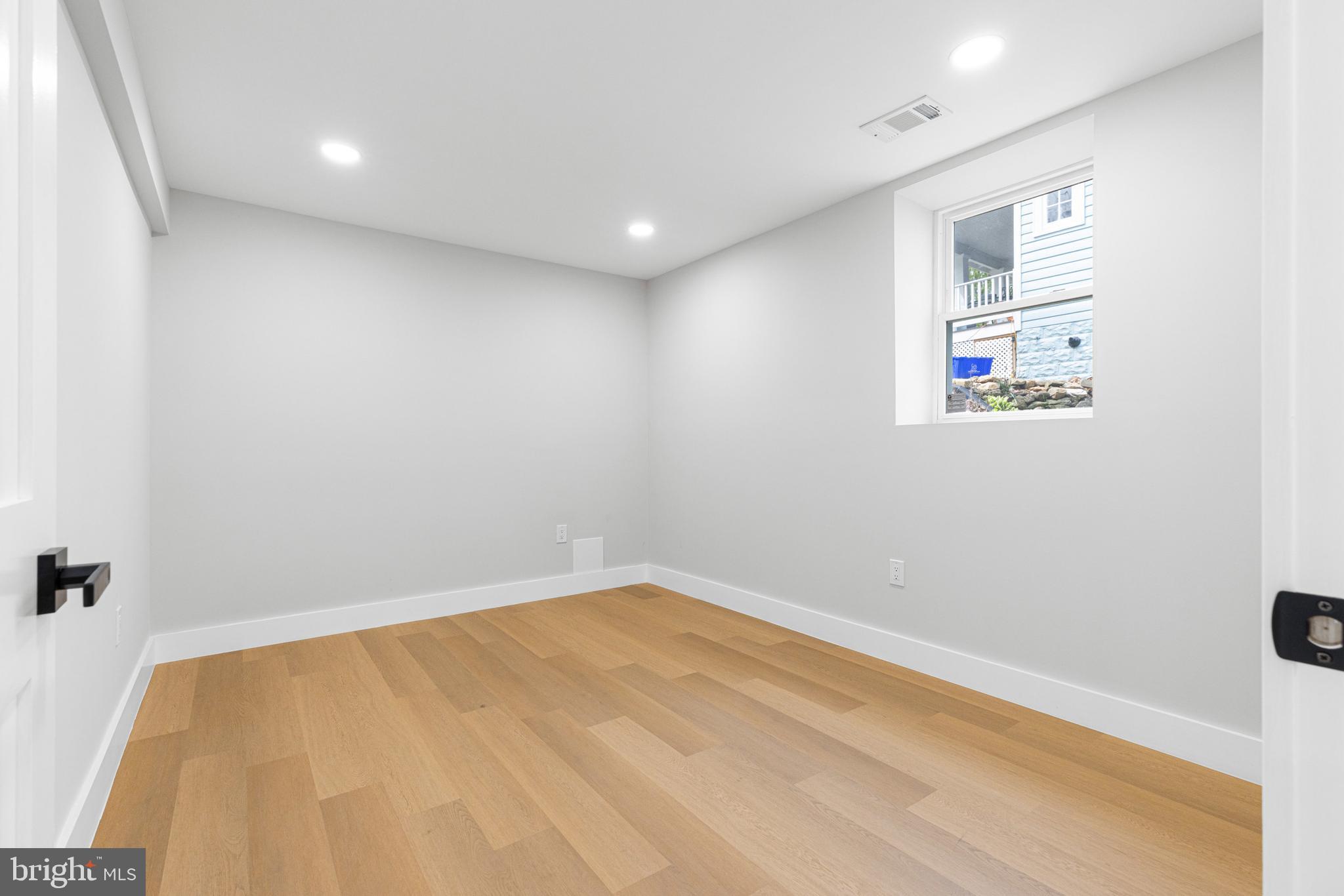 SILVER SPRING - Residential