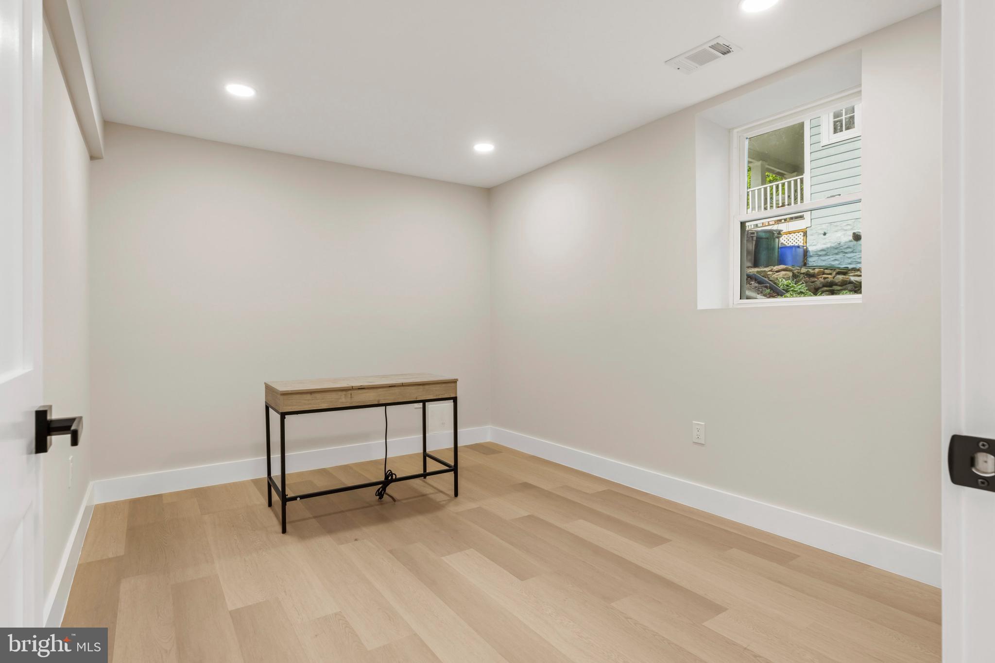 SILVER SPRING - Residential