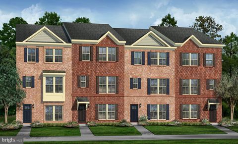 Townhouse For Sale - 16606 Breezeway Alley Aly<br/> ACCOKEEK, MD 20607