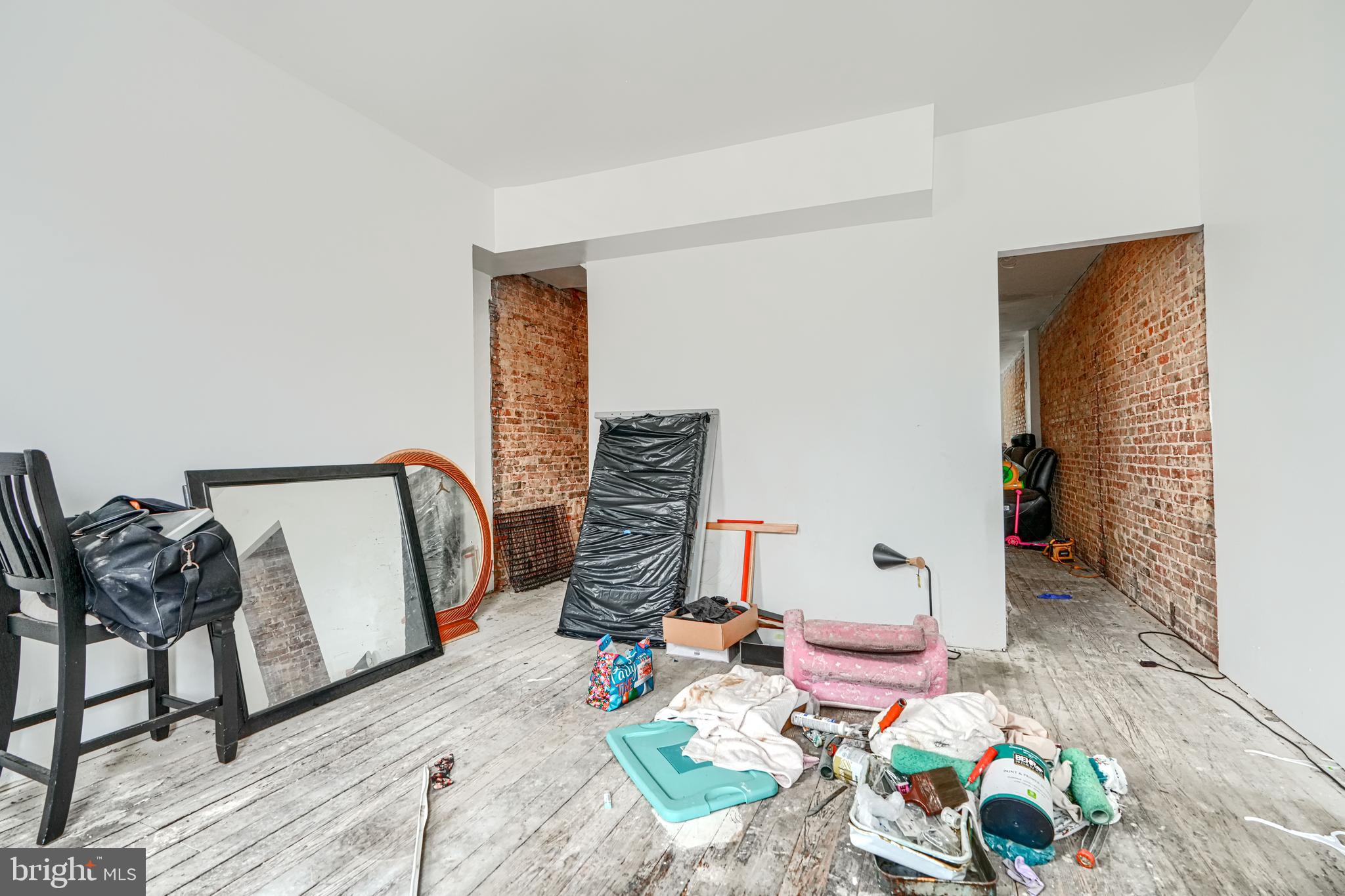 JOHNSTON SQUARE - Residential