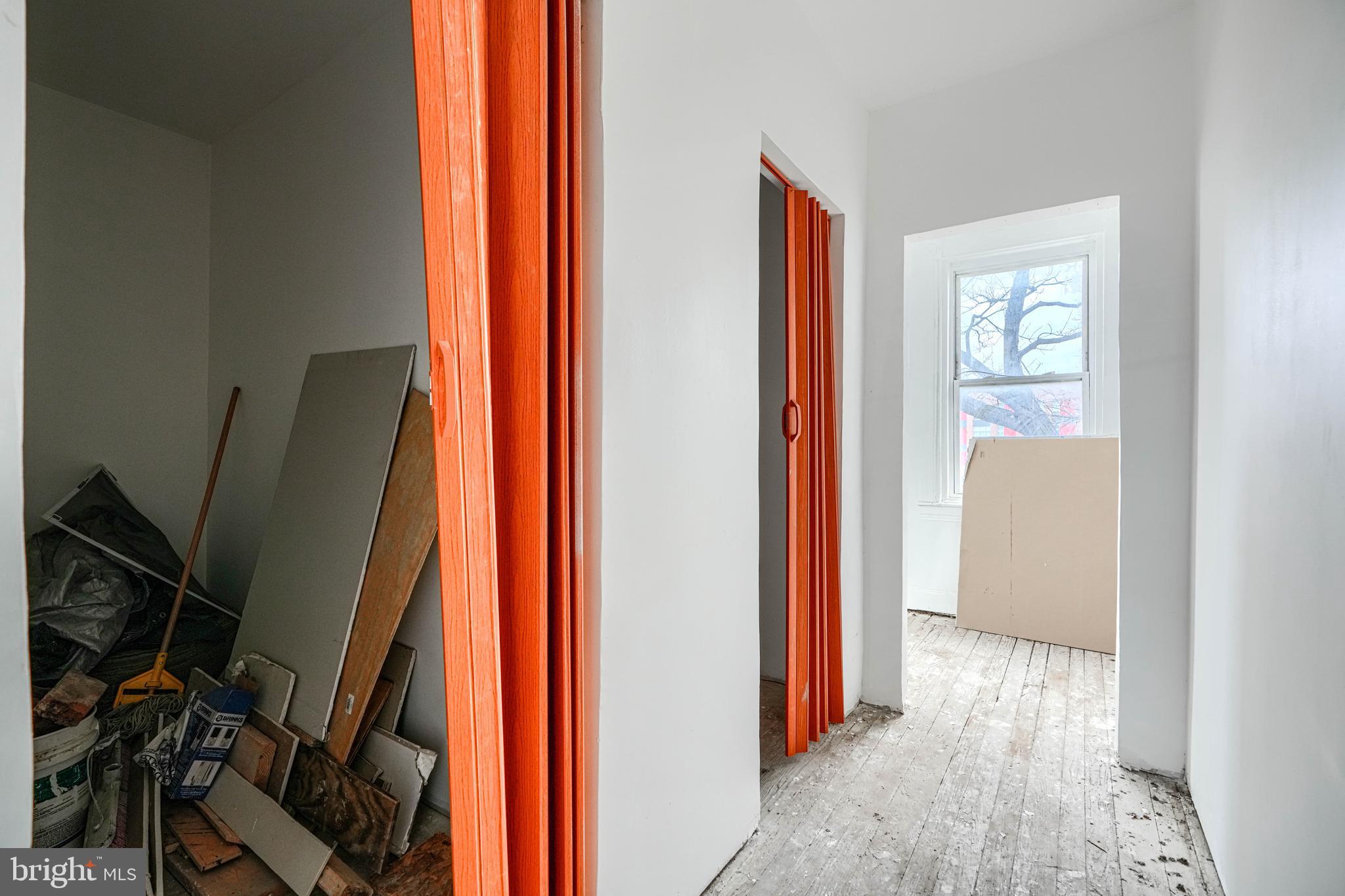 JOHNSTON SQUARE - Residential