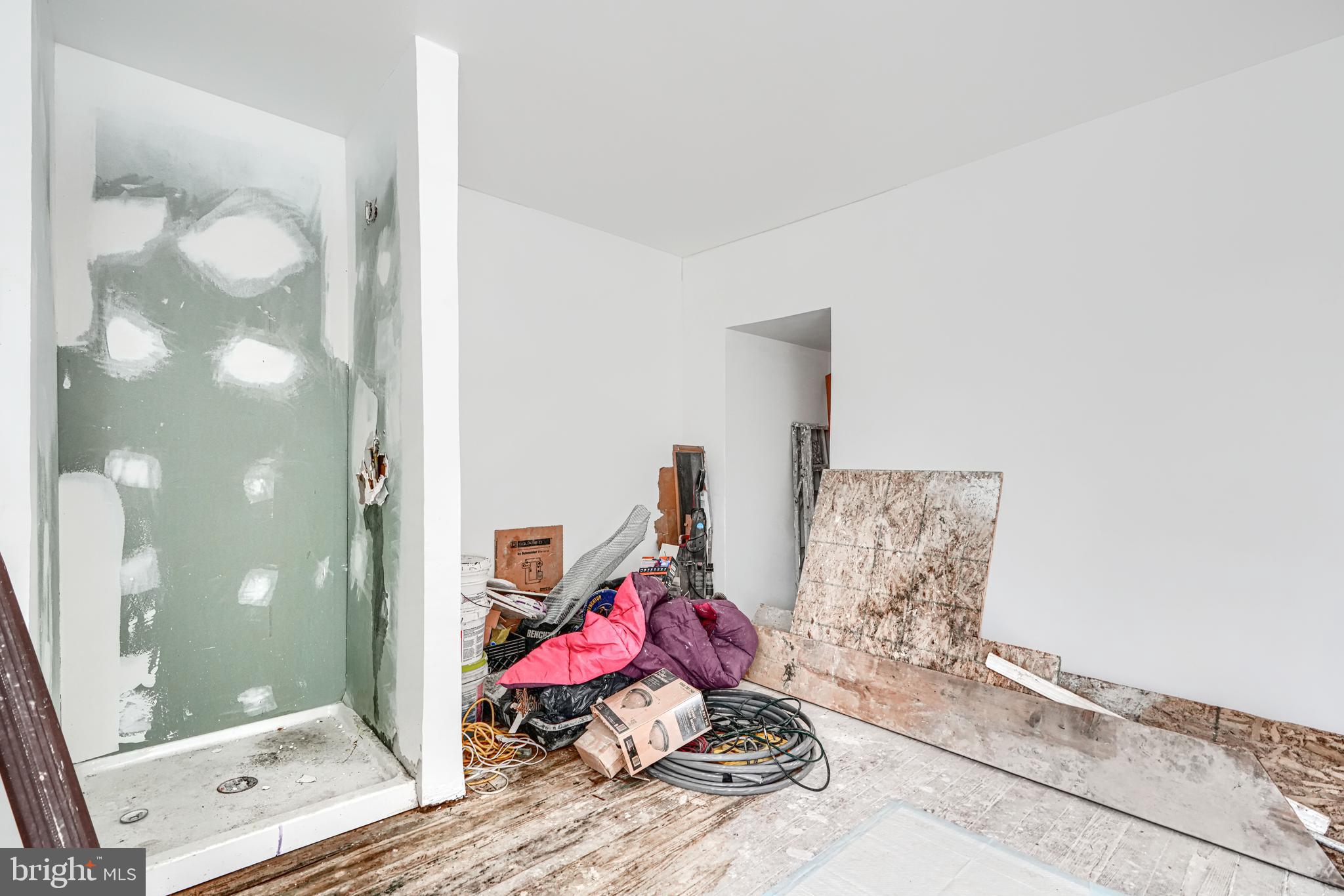 JOHNSTON SQUARE - Residential