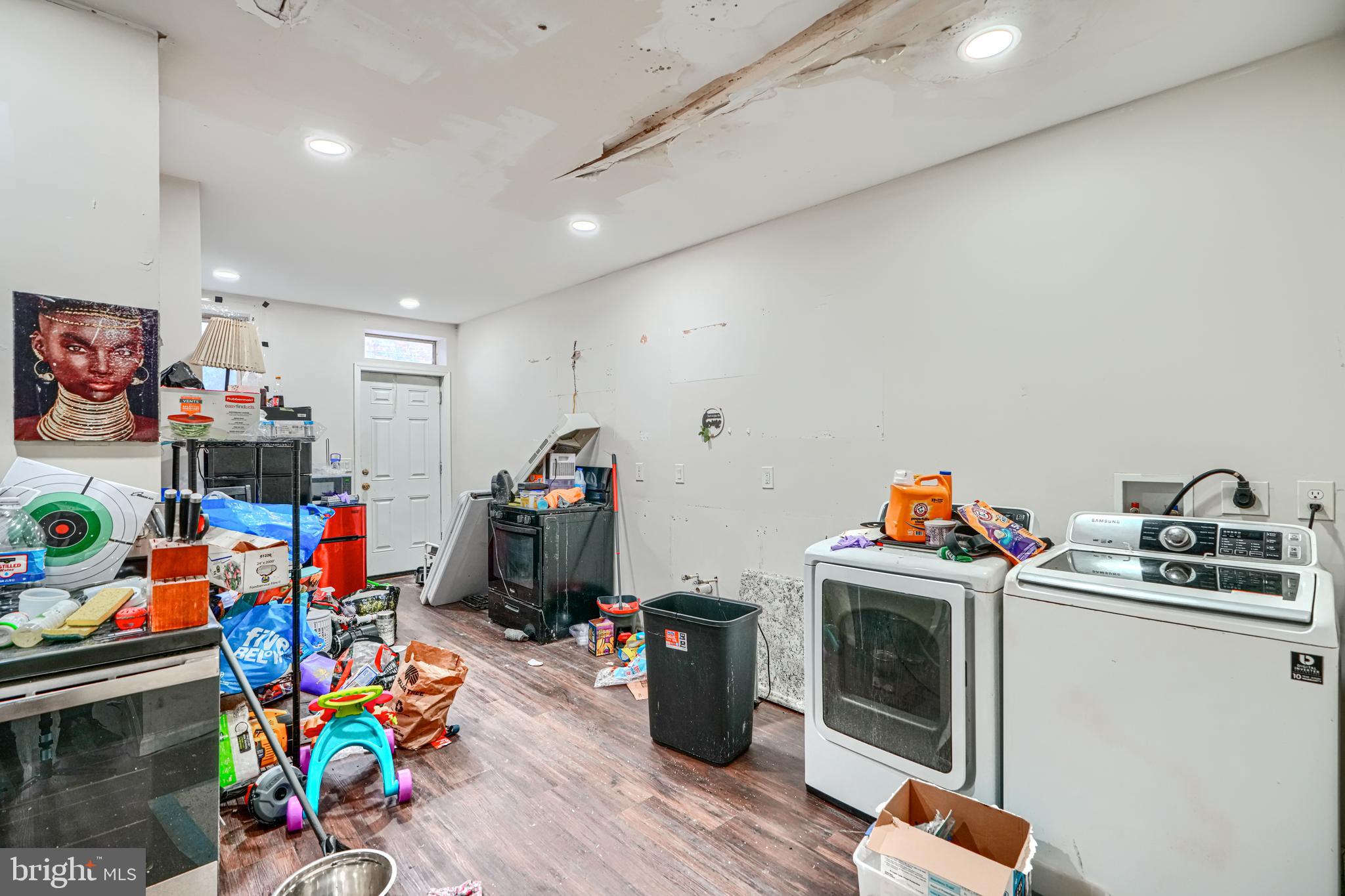 JOHNSTON SQUARE - Residential