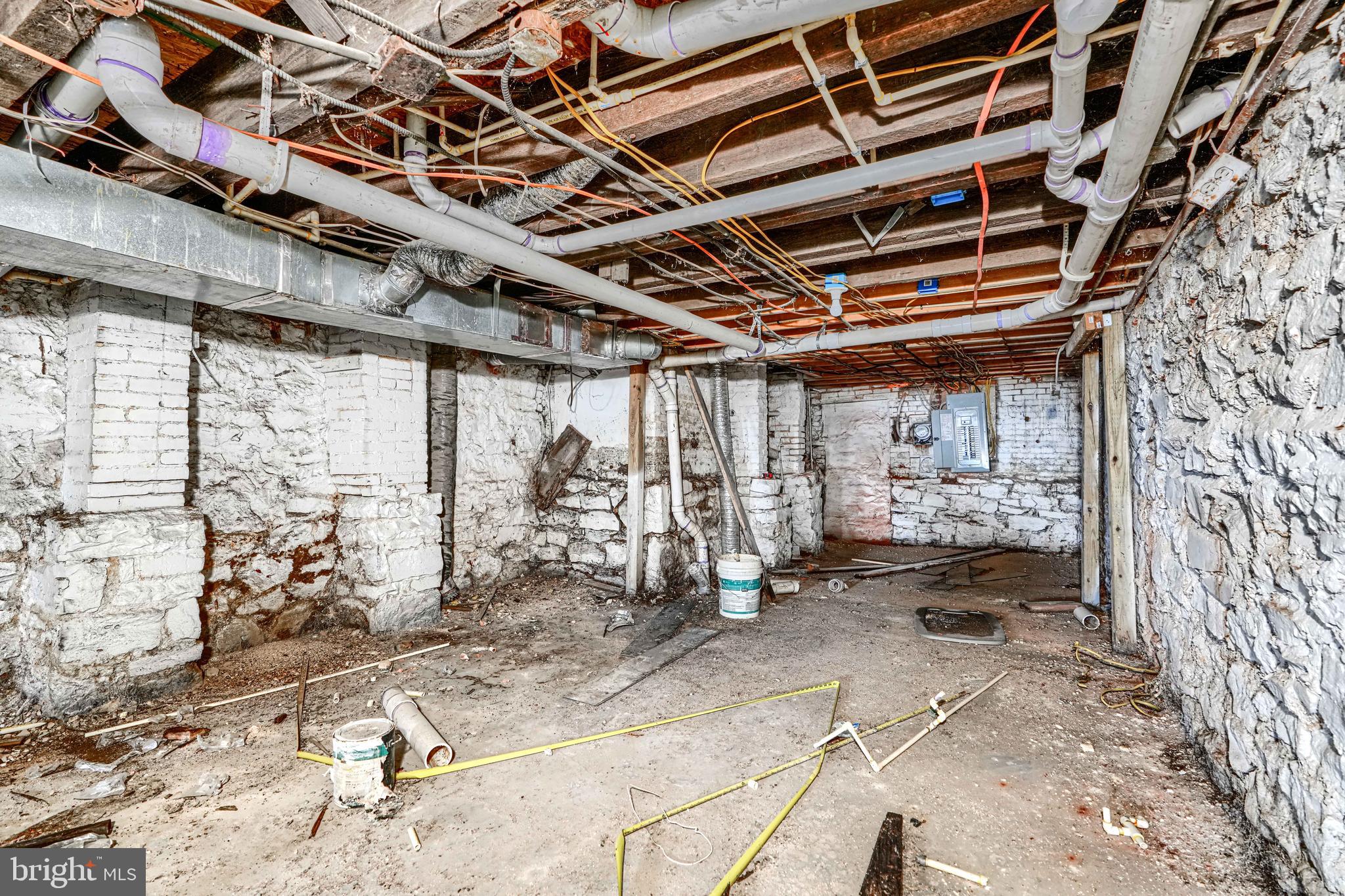 JOHNSTON SQUARE - Residential