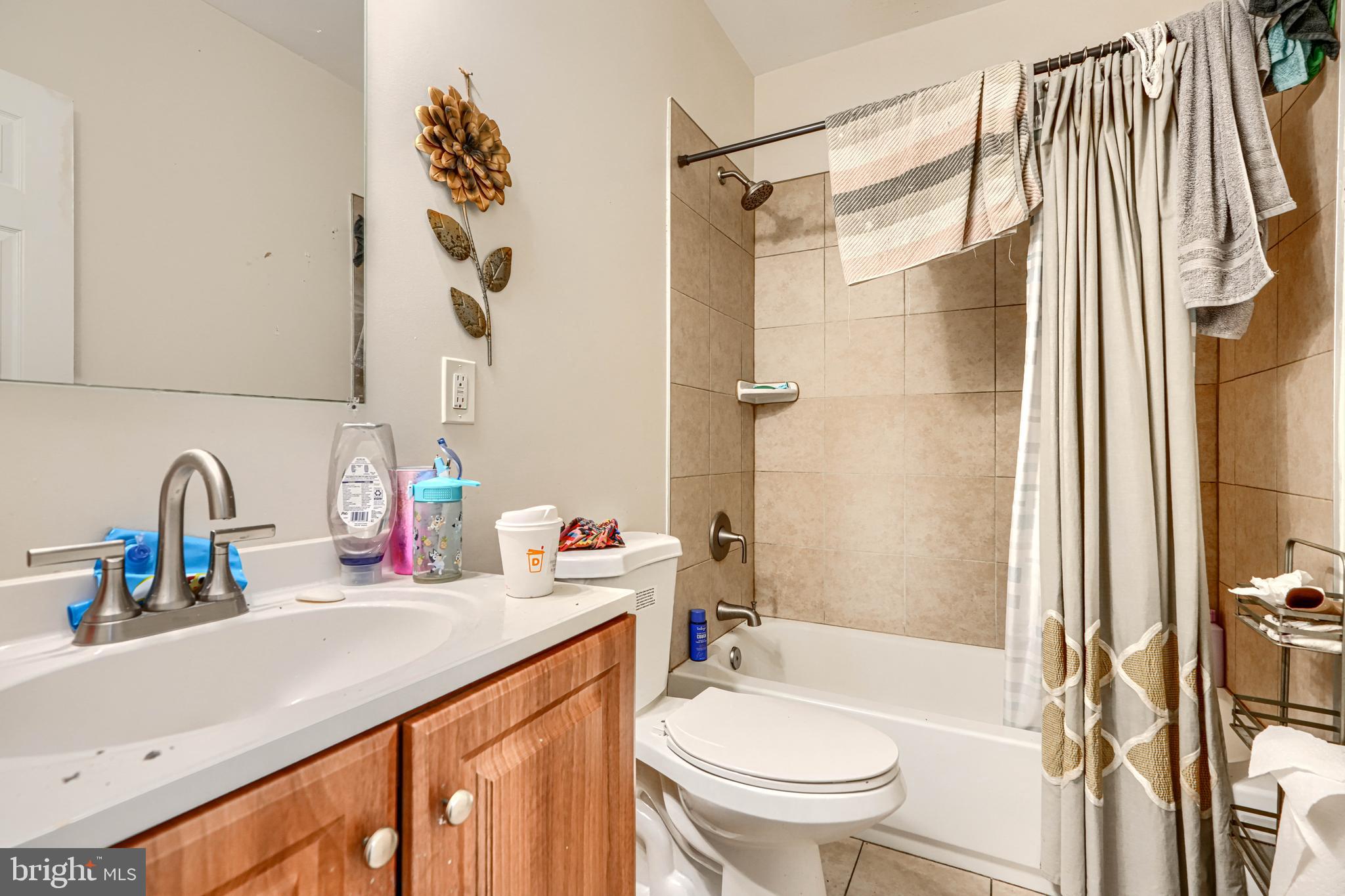 JOHNSTON SQUARE - Residential