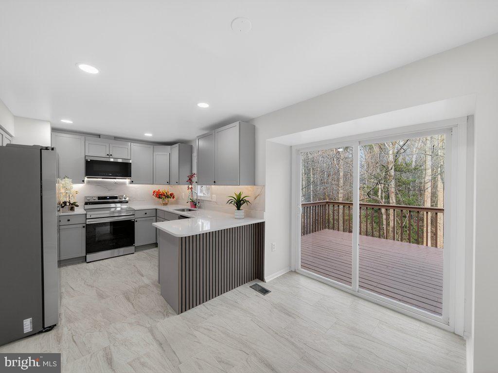 COLONY PARK - Residential