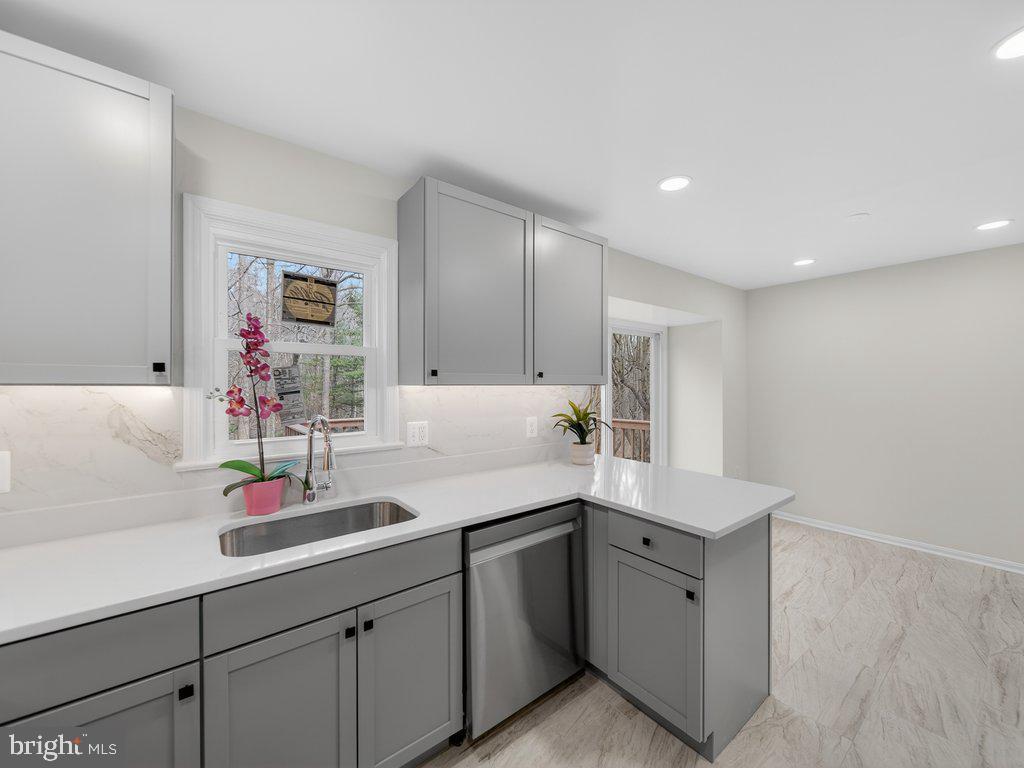 COLONY PARK - Residential