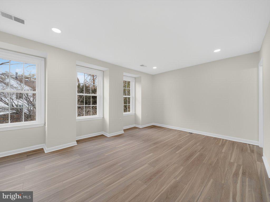 COLONY PARK - Residential