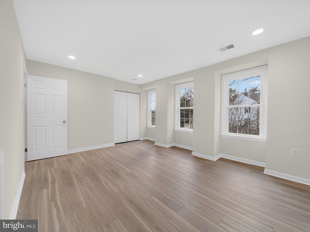 COLONY PARK - Residential