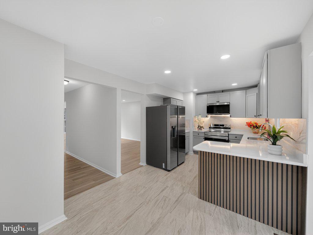 COLONY PARK - Residential