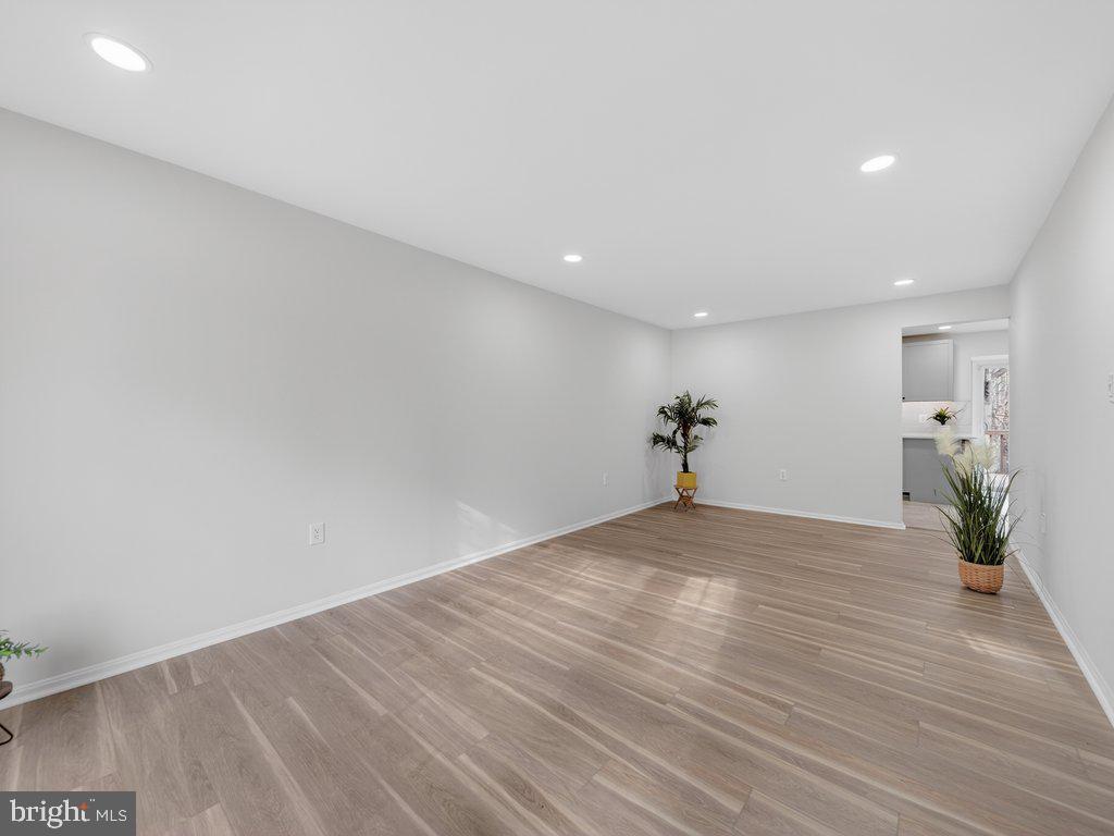 COLONY PARK - Residential