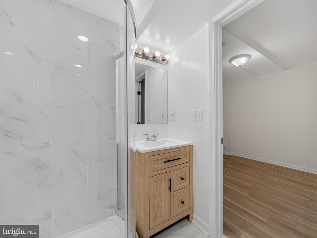 COLONY PARK - Residential