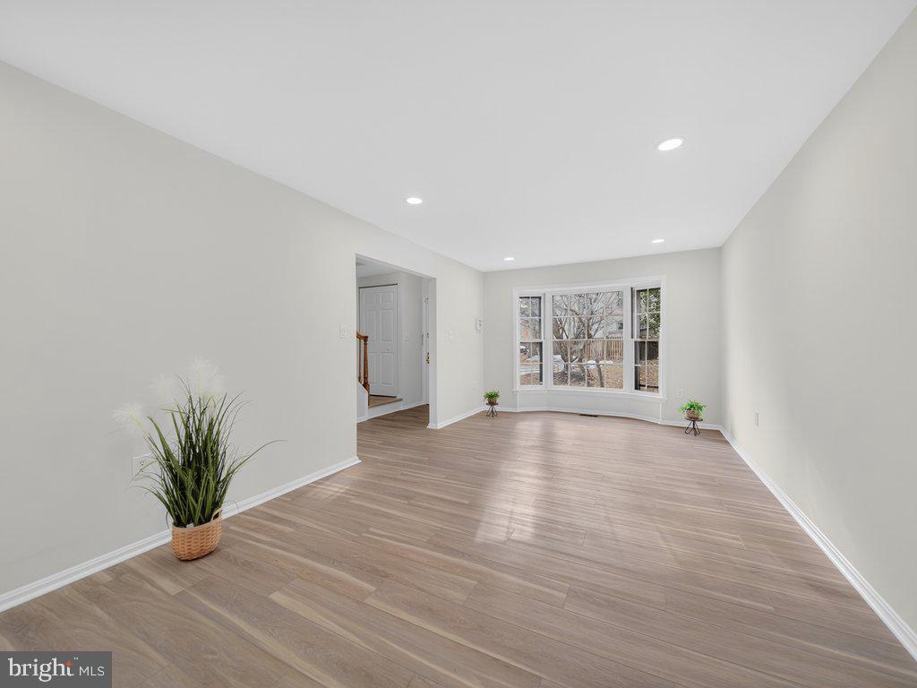 COLONY PARK - Residential