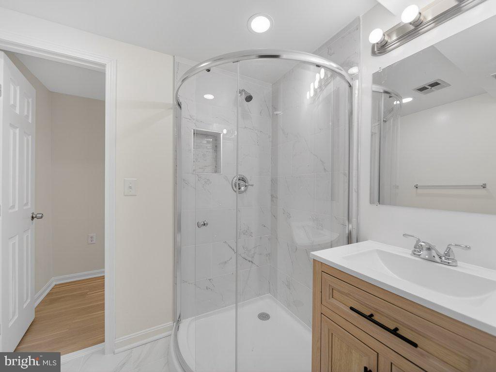 COLONY PARK - Residential