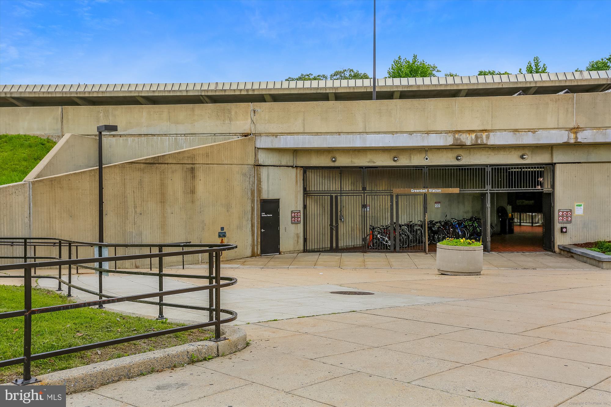 HOLLYWOOD - Residential