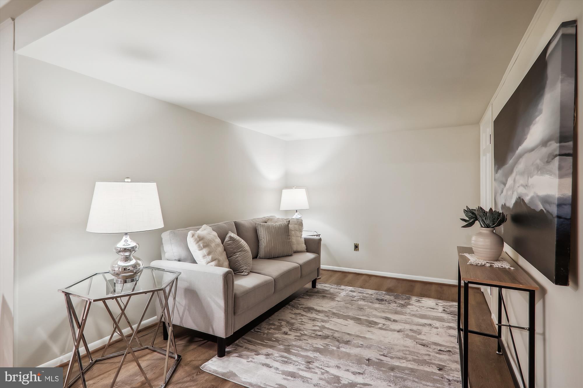 HOLLYWOOD - Residential