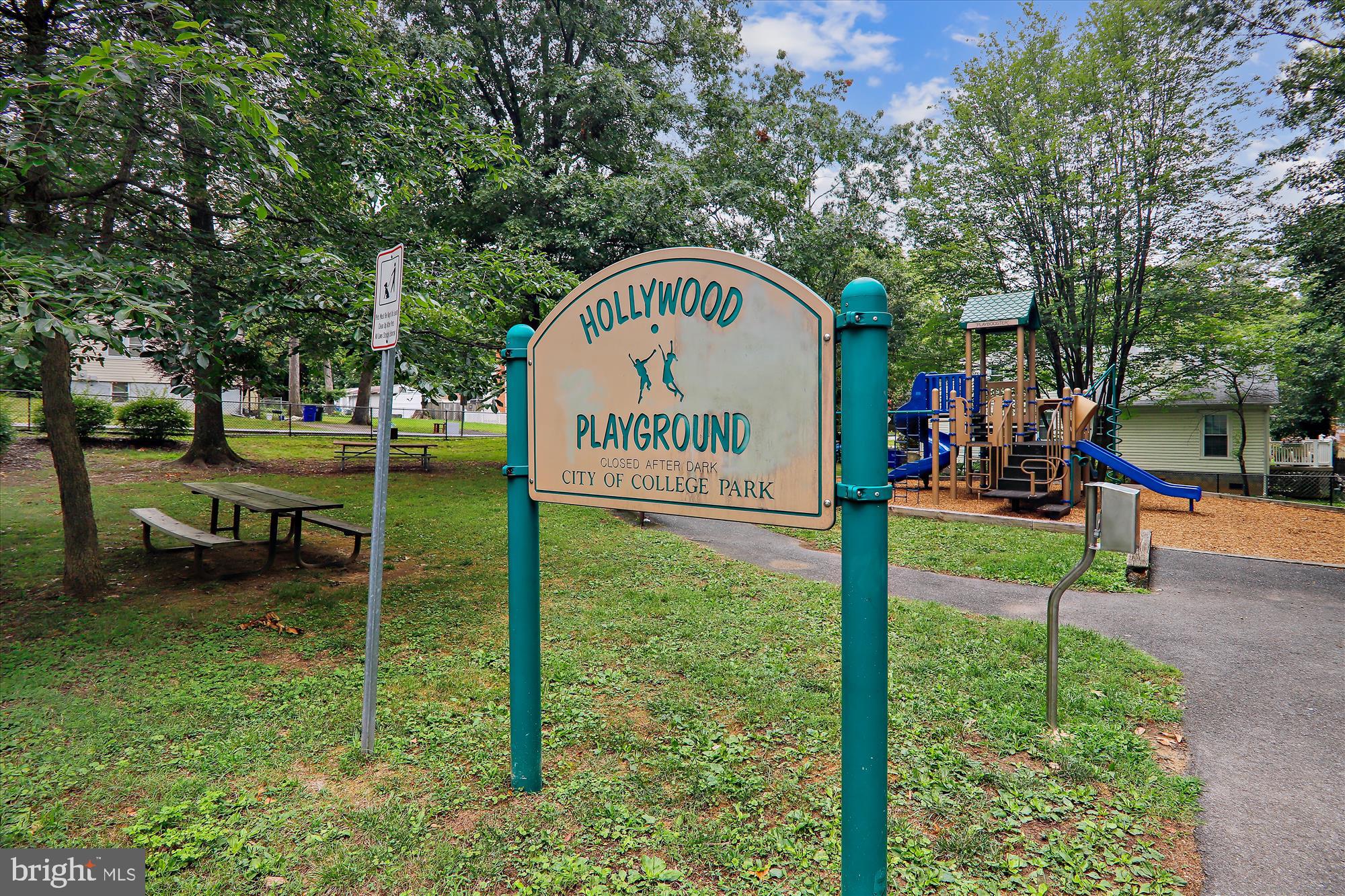 HOLLYWOOD - Residential