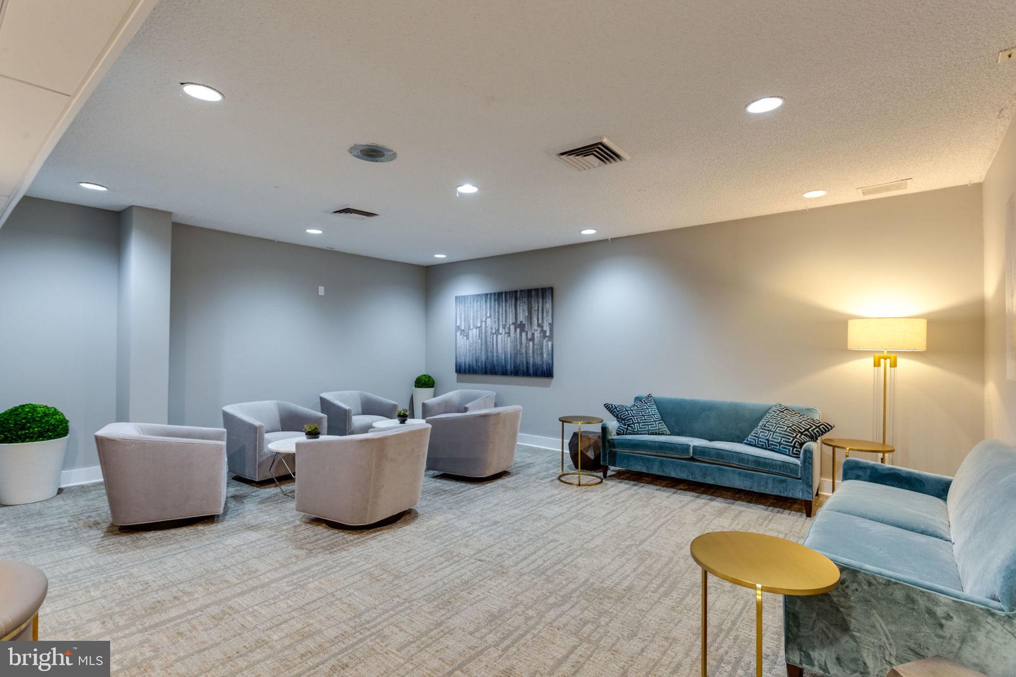 ALEXANDRIA KNOLLS - Residential