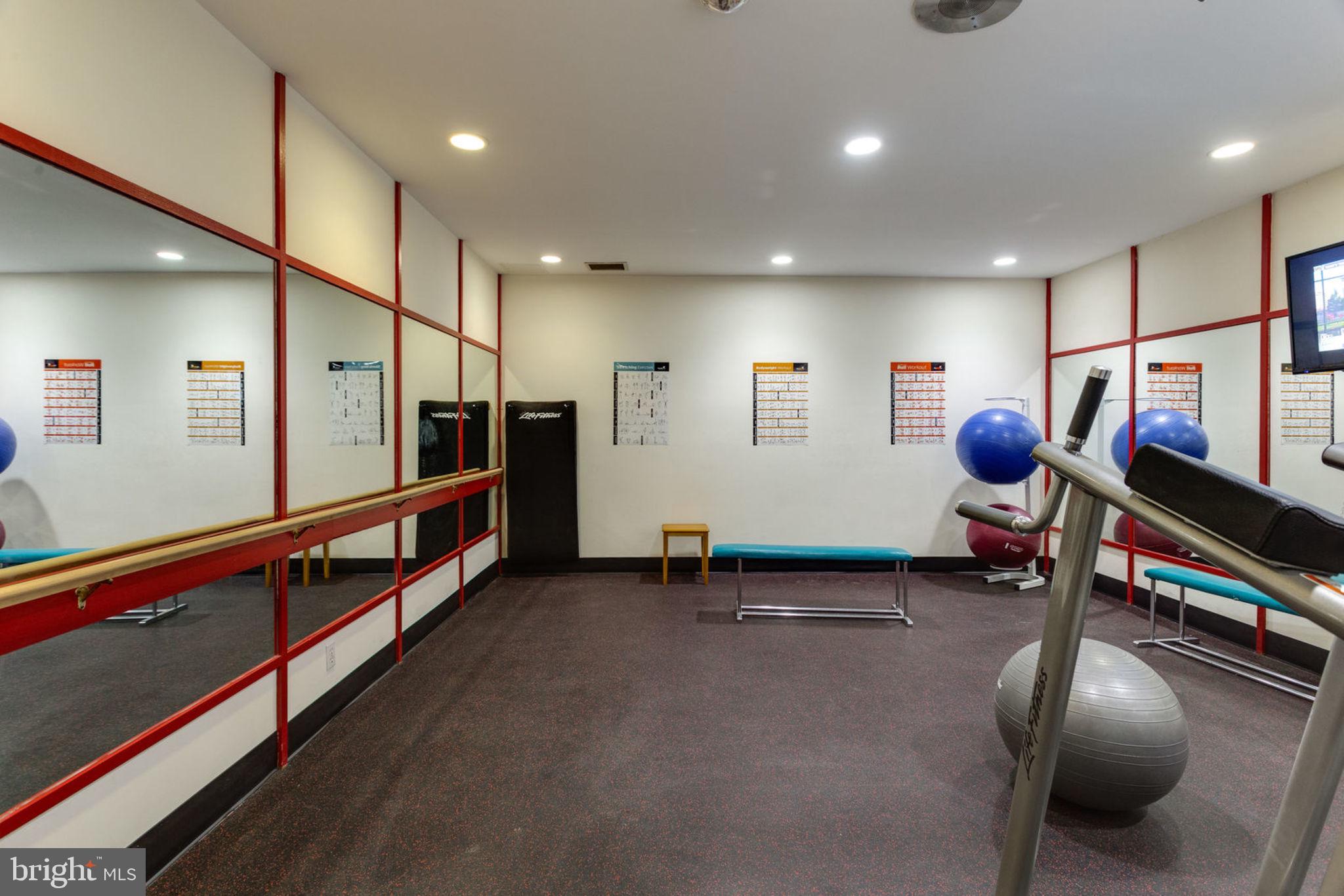 ALEXANDRIA KNOLLS - Residential