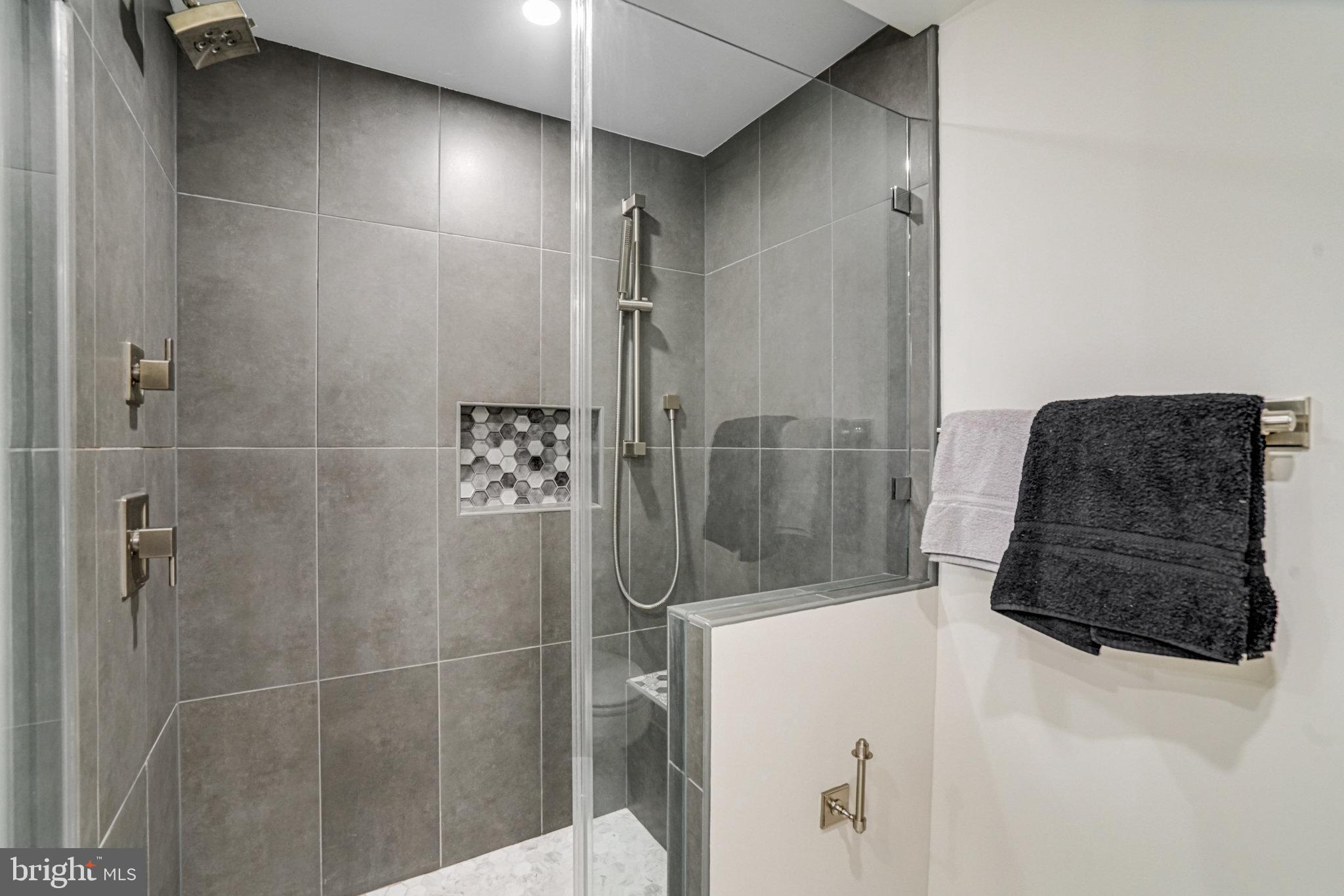 ALEXANDRIA KNOLLS - Residential