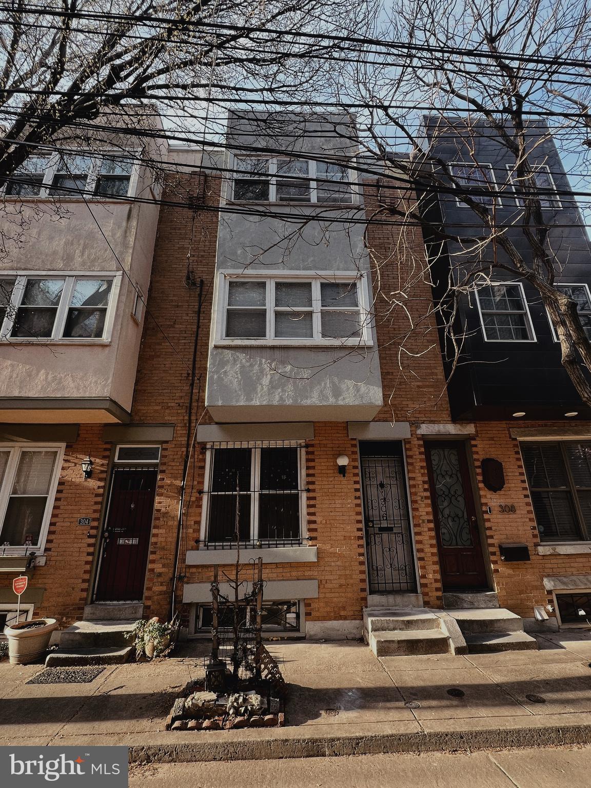 QUEEN VILLAGE - Residential Lease