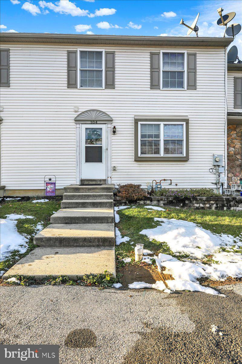 104 WHITE BIRCH LANE